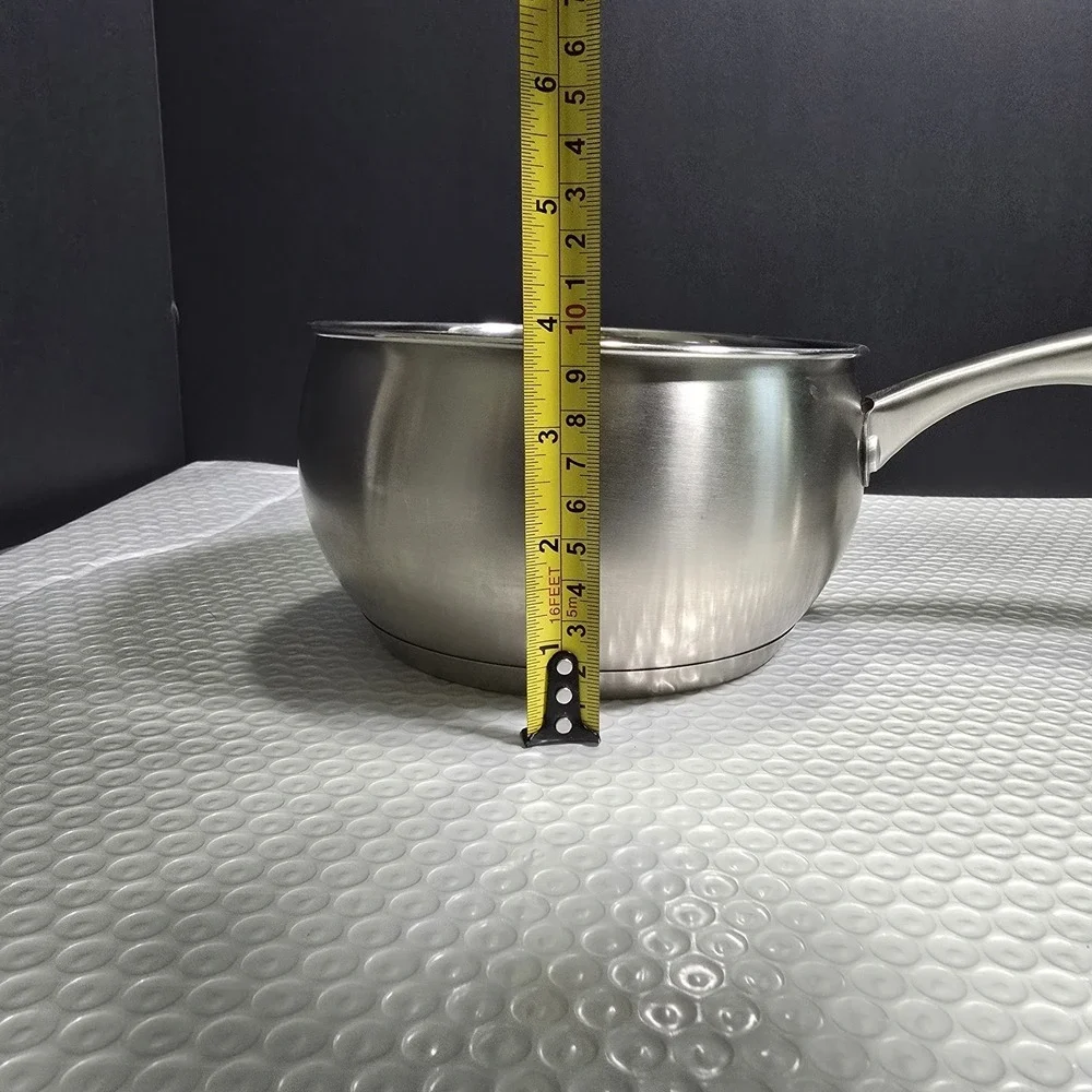 Nueva XX Brand 1.5 Quart Stainless Steel Pan With Glass Lid